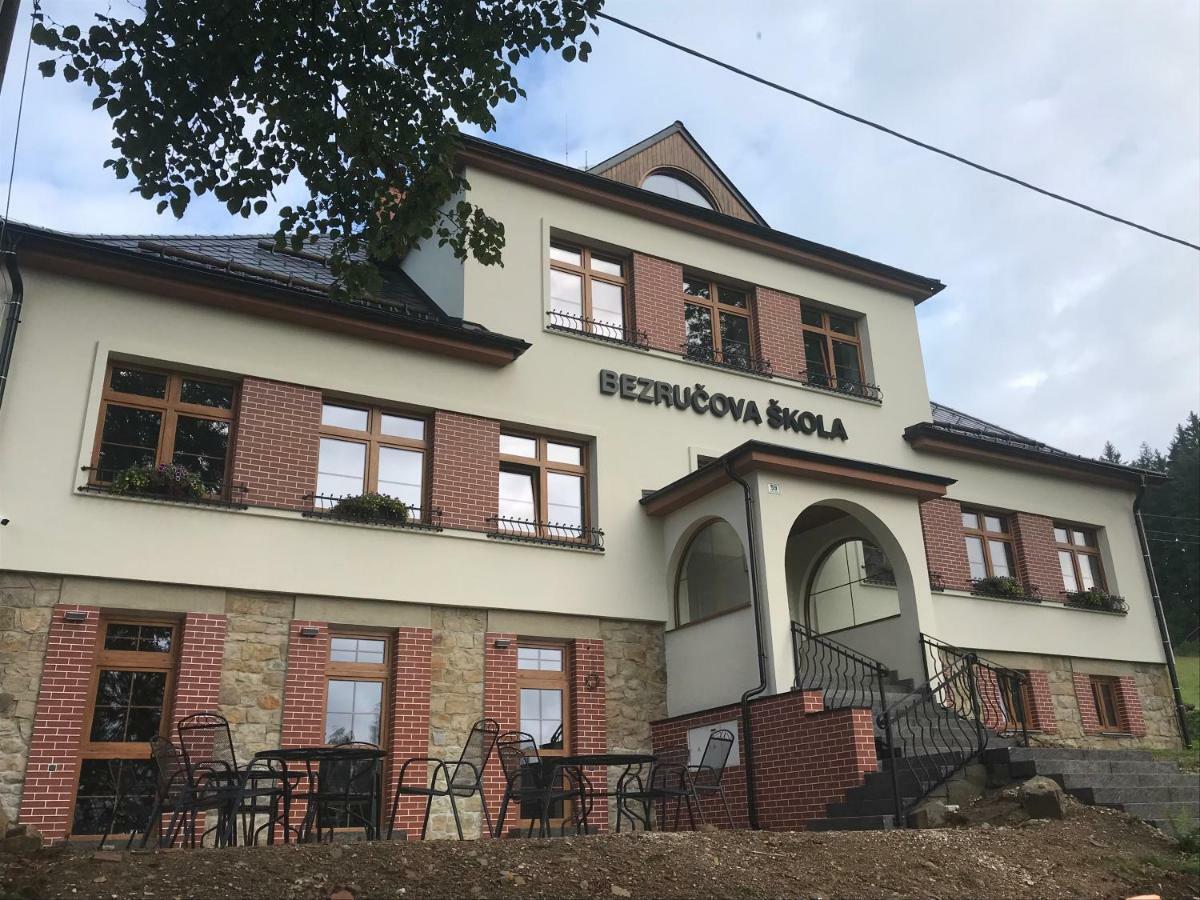 Hotel Bezrucova Skola Stare Hamry Zewnętrze zdjęcie
