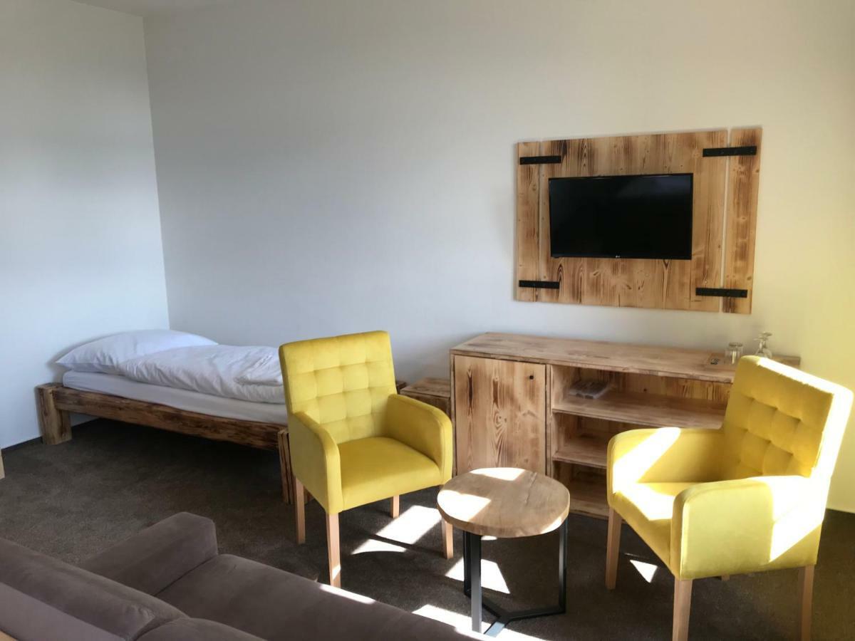 Hotel Bezrucova Skola Stare Hamry Zewnętrze zdjęcie